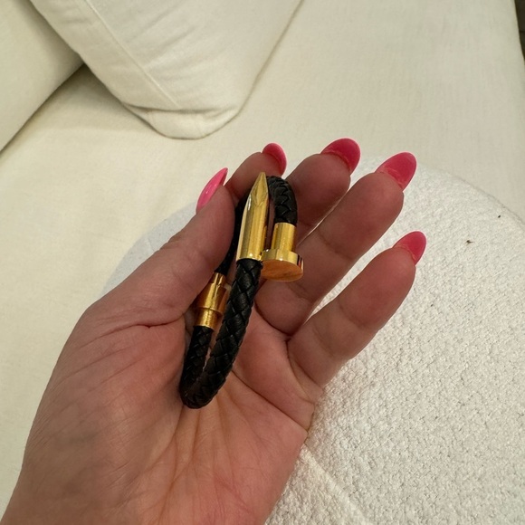 NWOT BREADED REAL LEATHER NAIL UNISEX - Picture 13 of 17